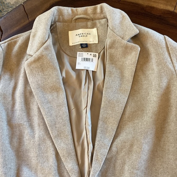 American Eagle Outfitters Tan Blazer with Notched Lapels - Picture 3 of 6